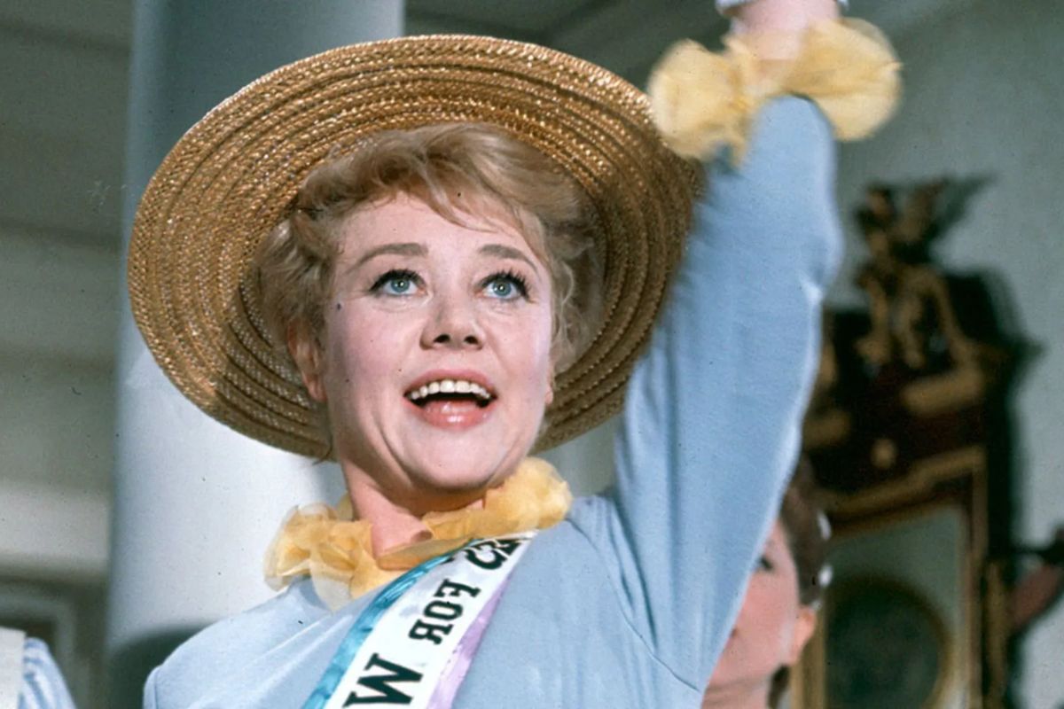 Glynis Johns Beloved Star of 'Mary Poppins' and Tony Winner, Passes ...