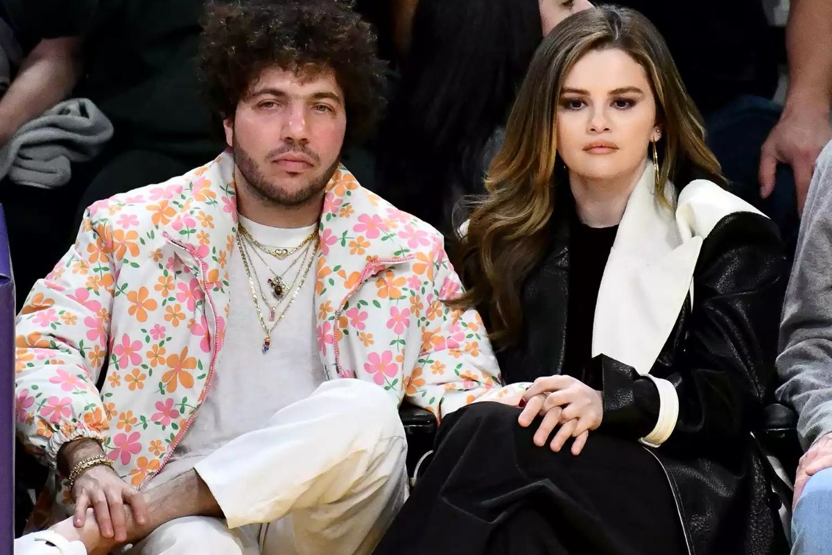 Selena Gomez Courtside Romance Steals the Show: A Stylish Date Night ...